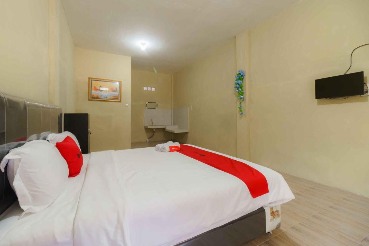 Reddoorz Near Bukit Kubu Berastagi Hotel Екстериор снимка
